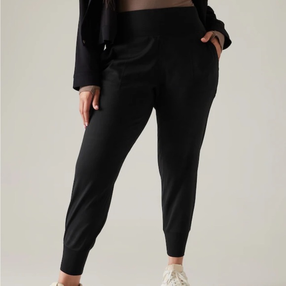 Athleta Pants - Athleta Venice Mid Rise Jogger Black Size Small Petite
